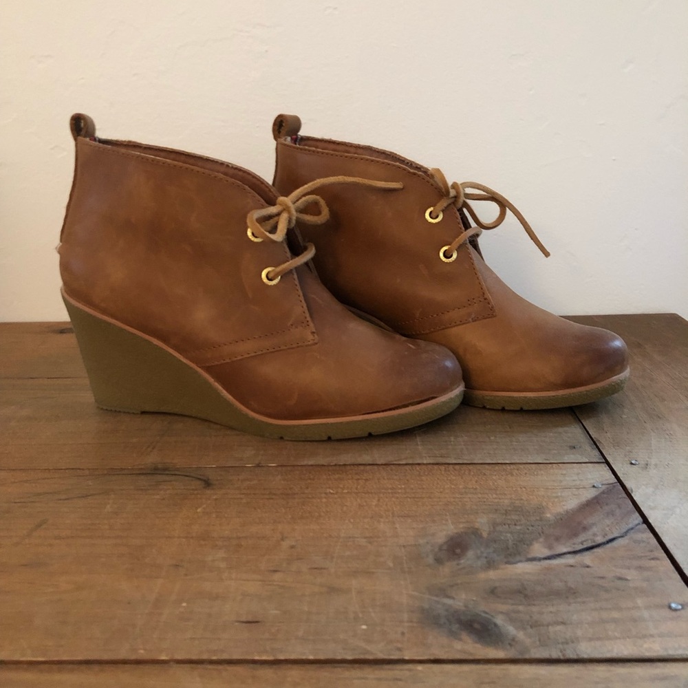 Sperry ankle booties size 7